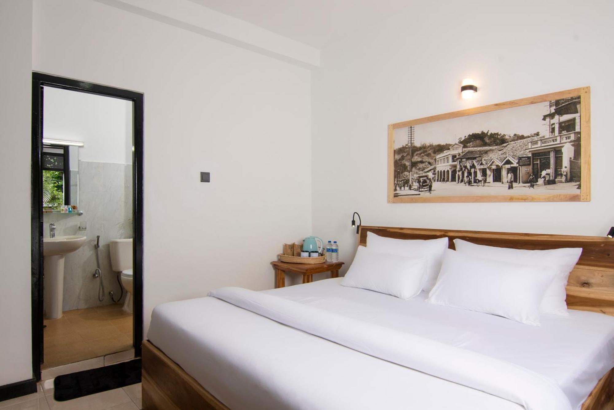 Bylake Hotel Kandy