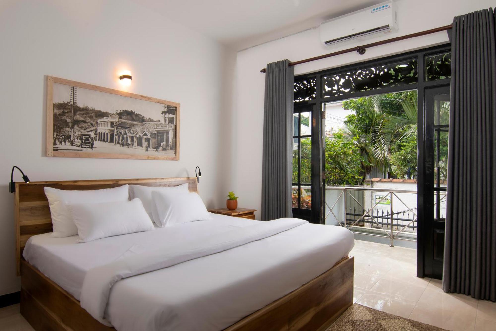 Bylake Hotel Kandy