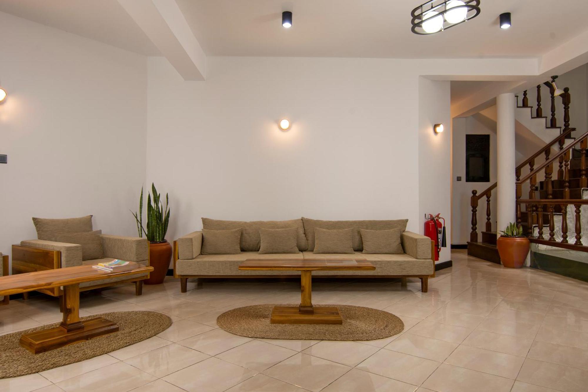 Bylake Hotel Kandy