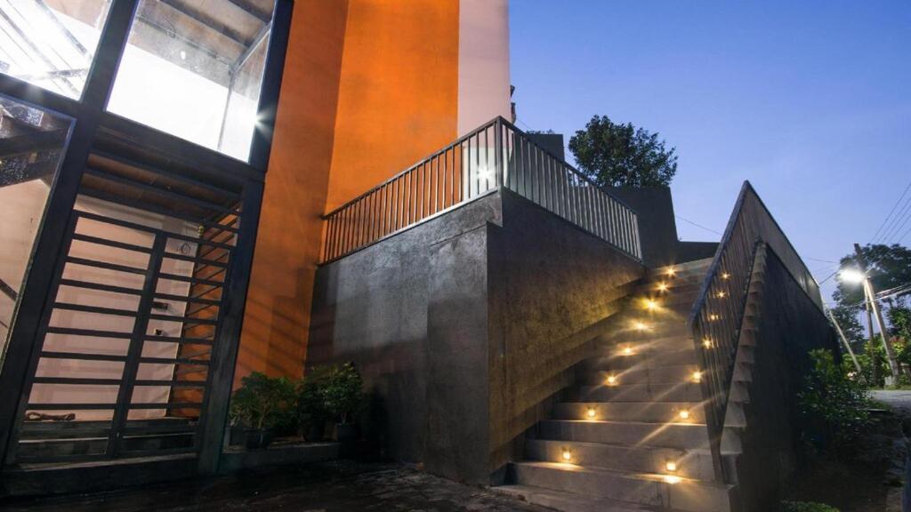 Avora Hotel 4*