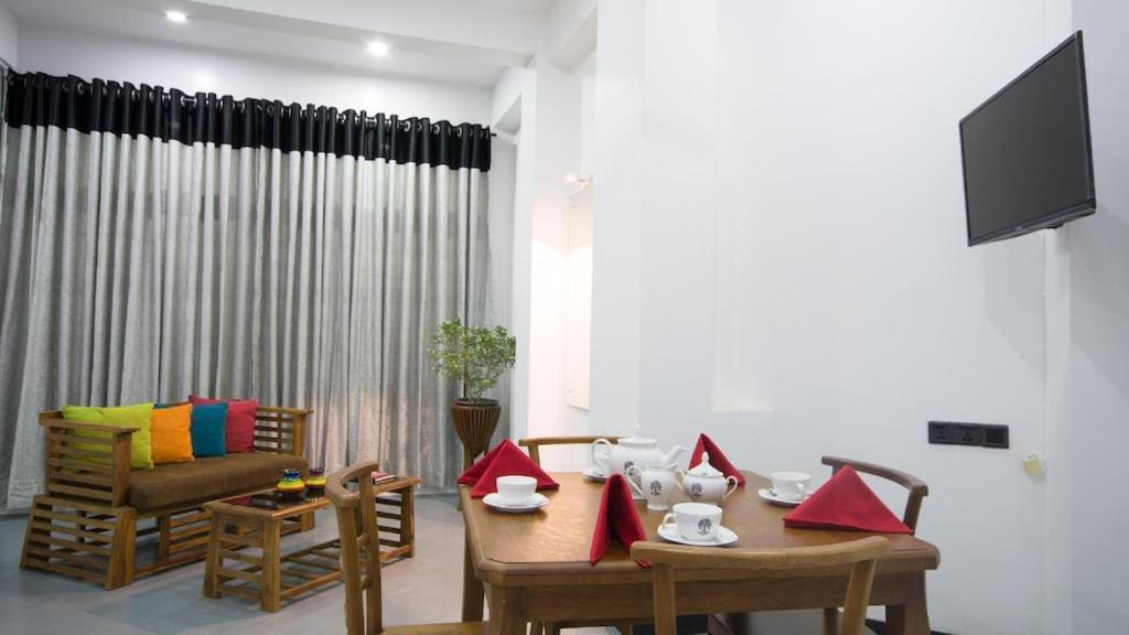 Hotel Avora 4*