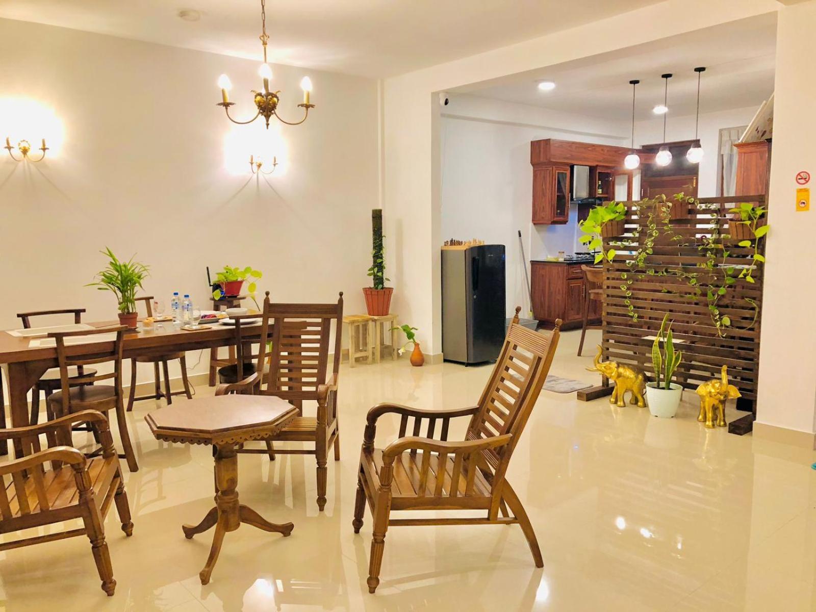Golden King Bed & Breakfast