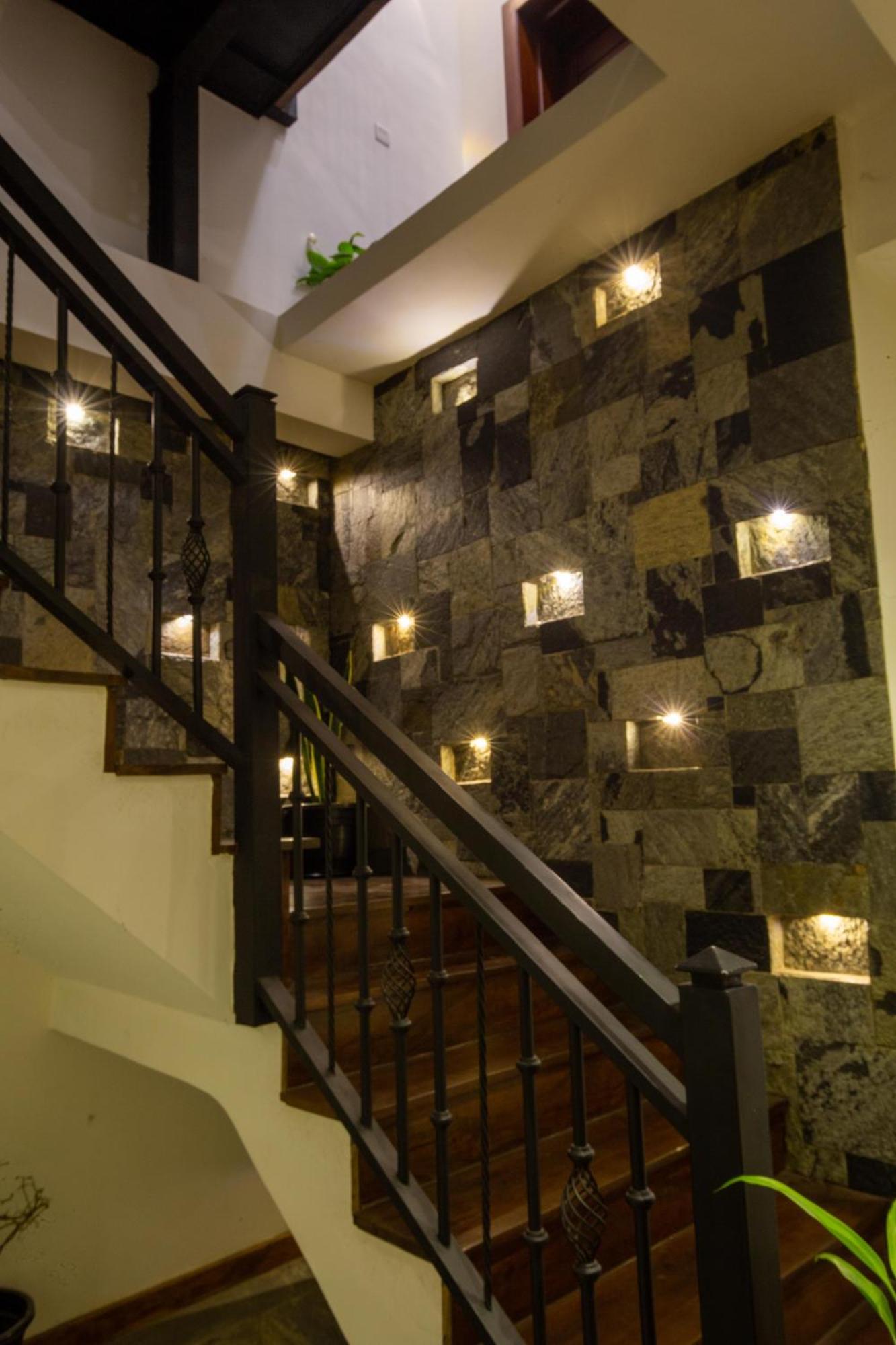 Hotel Manthra Leisure Kandy