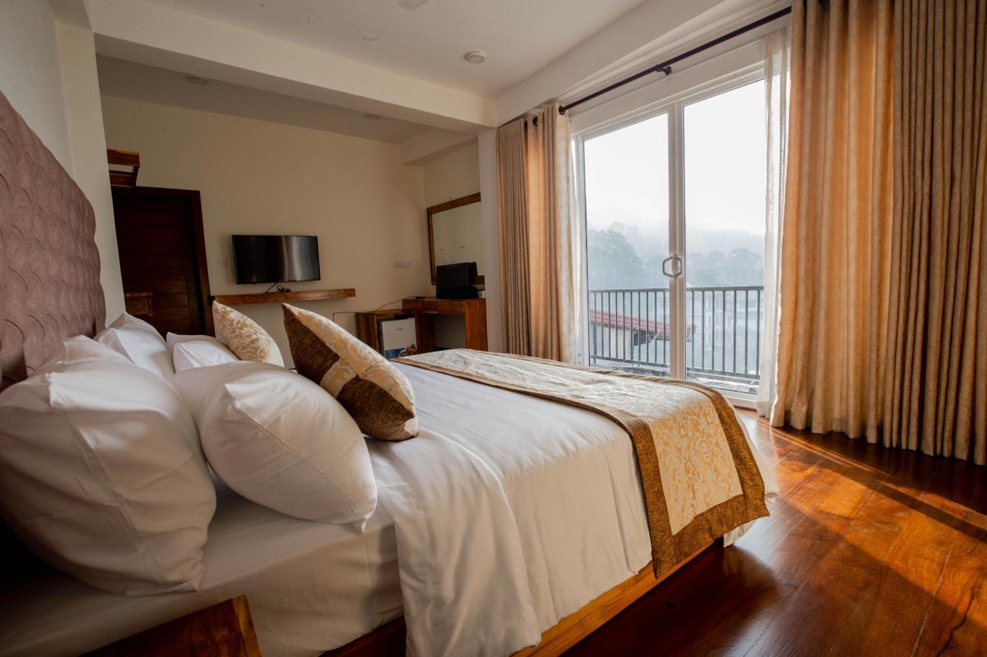 Manthra Leisure Hotel