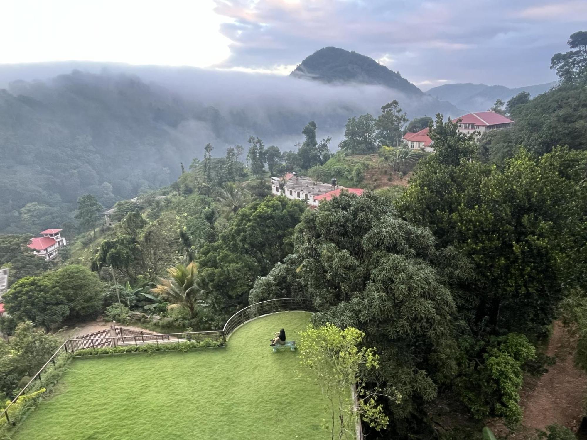 Sanatha Suwaya Lodge *