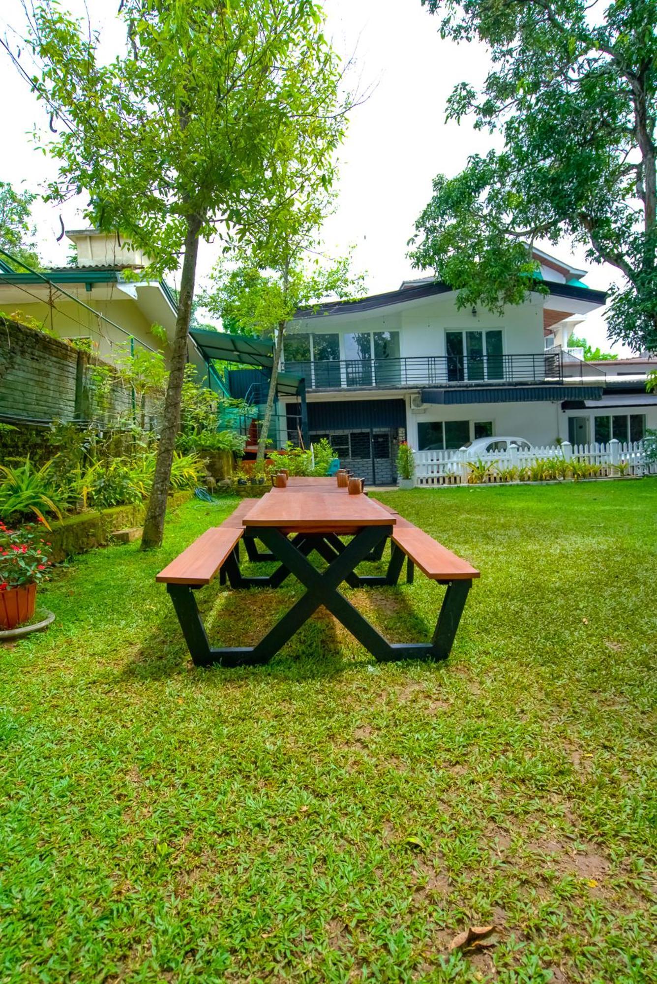 Hotel Water Front - Kandy