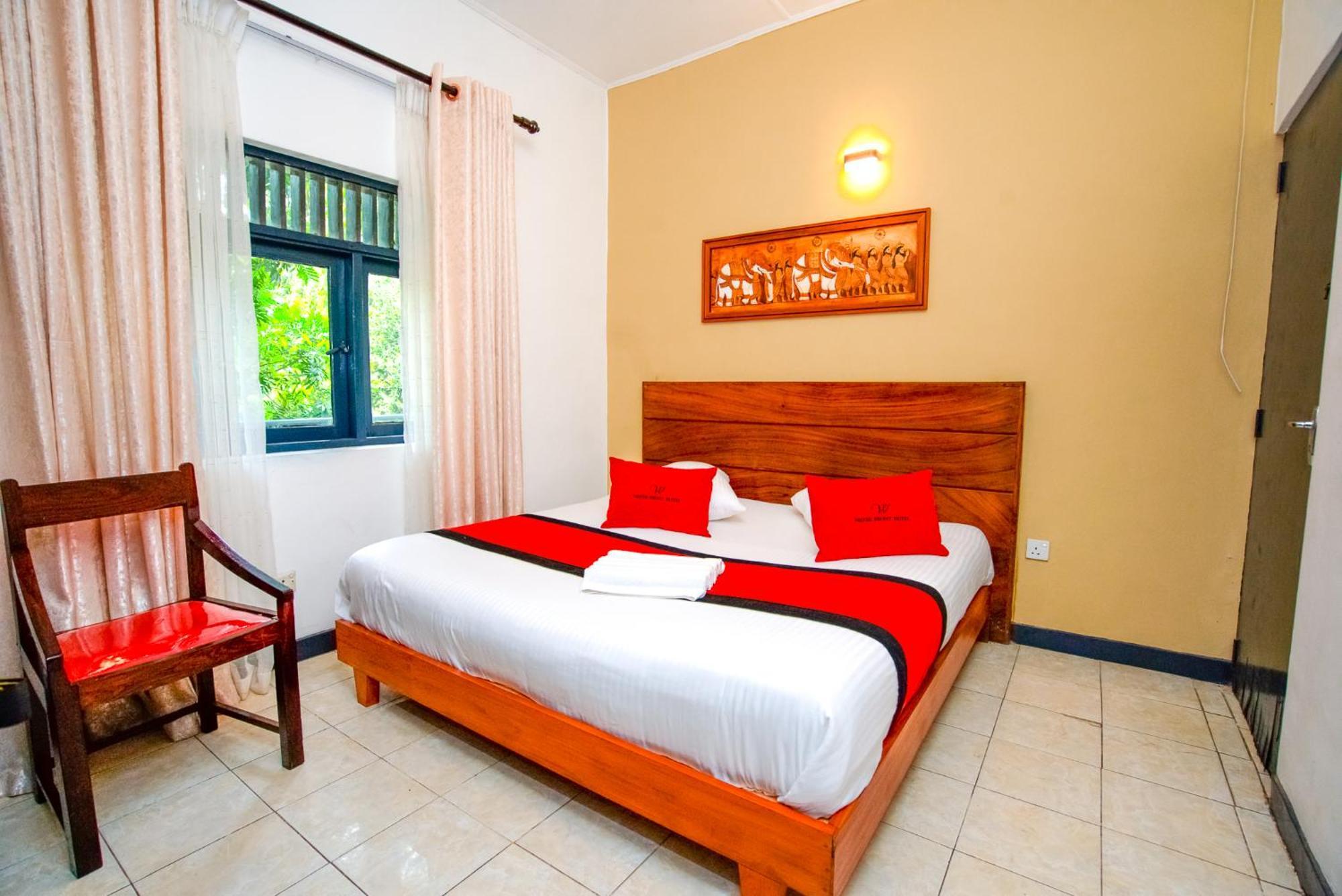 Hotel Water Front - Kandy