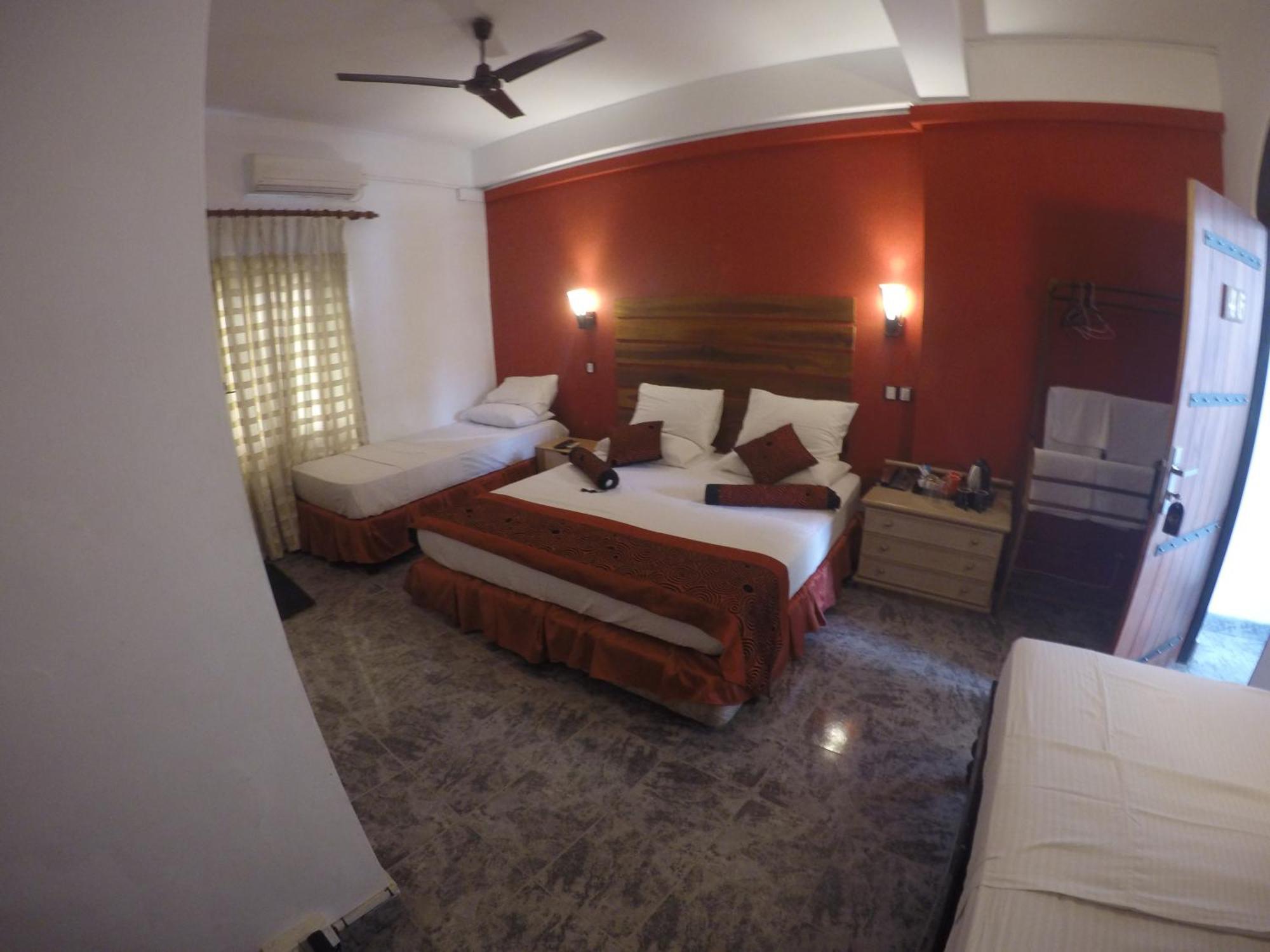 Hotel Sizzlers Hub