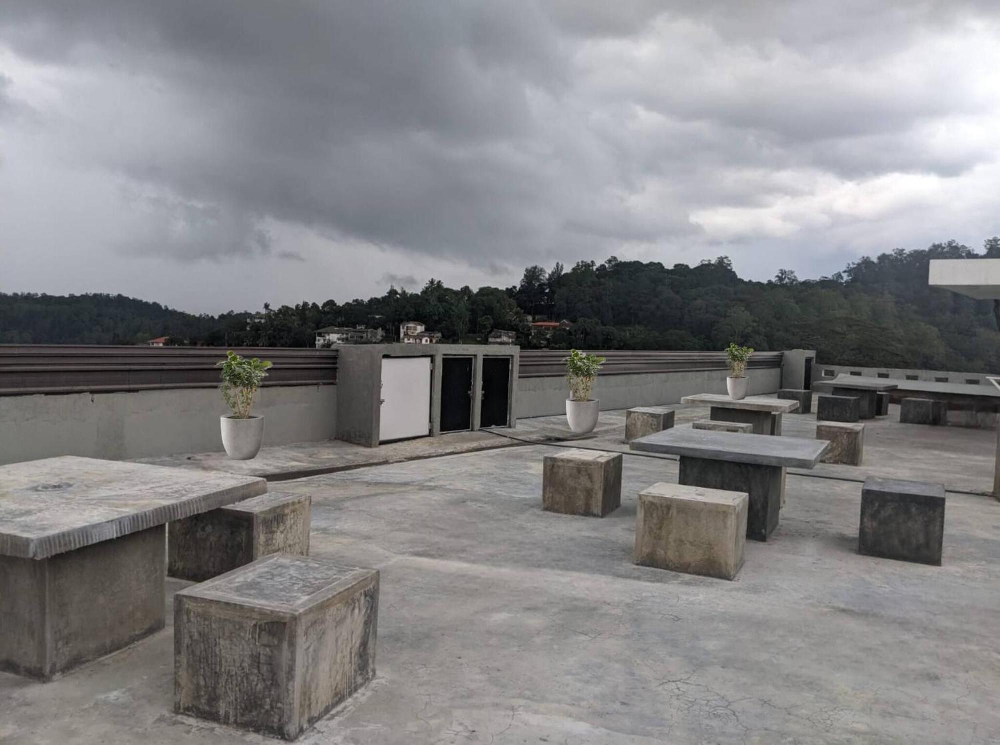 In Guest - Serene Getaway With Views Guest house
