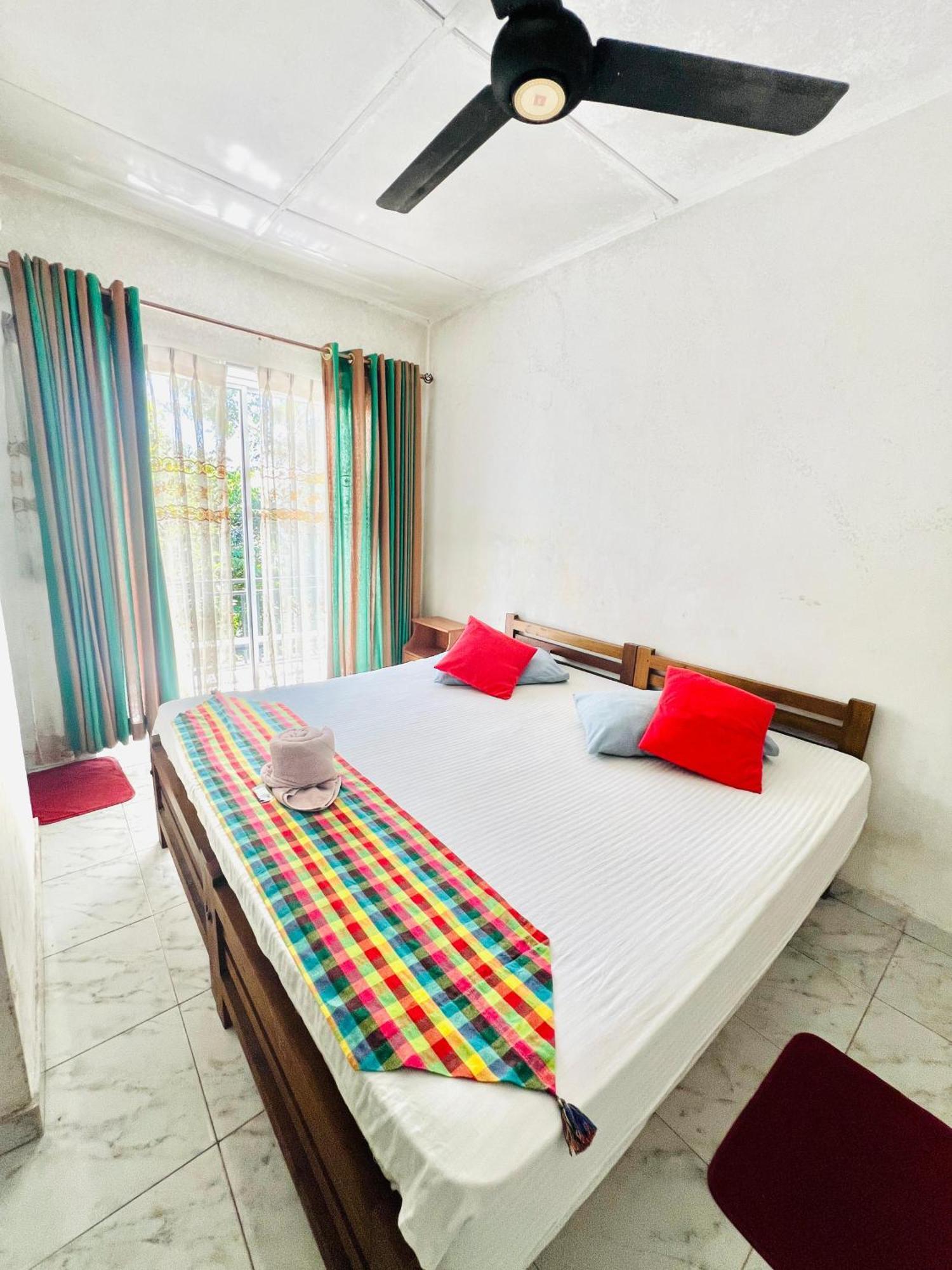 New Blue Mount View Hotel Kandy