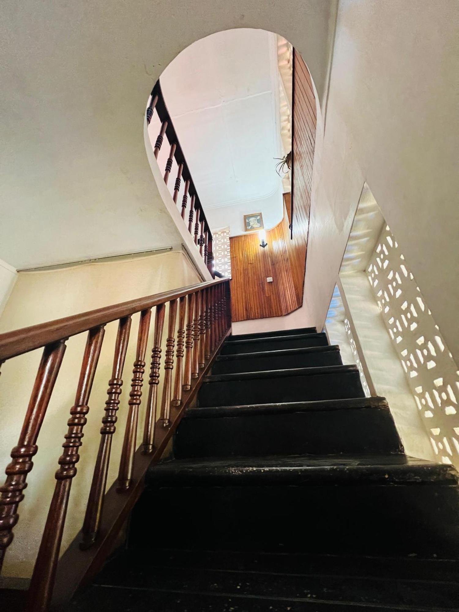 New Blue Mount View Hotel Kandy
