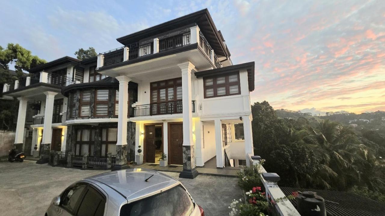 Bed & Breakfast Golden King Kandy