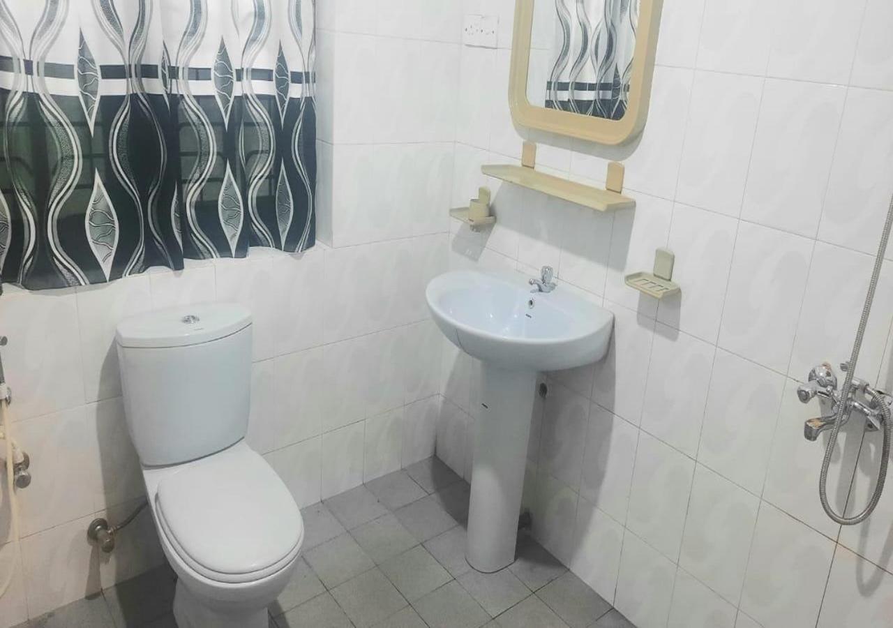 Golden Shower Hotel