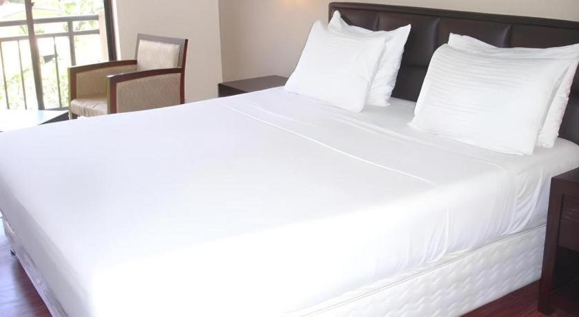 Devon Hotel 3*