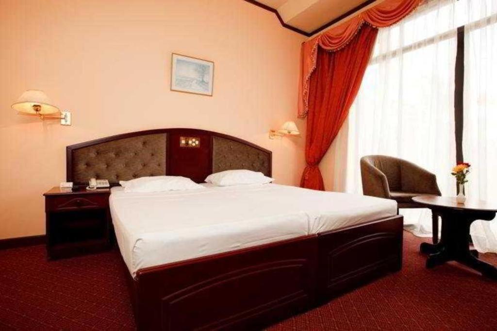 Devon Hotel