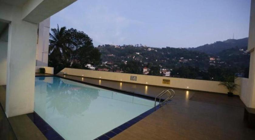 Royal Kandyan 4*