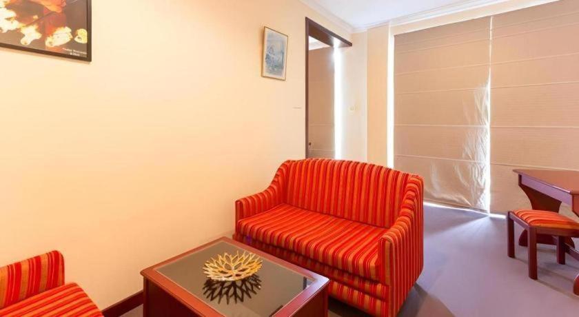 Devon Hotel