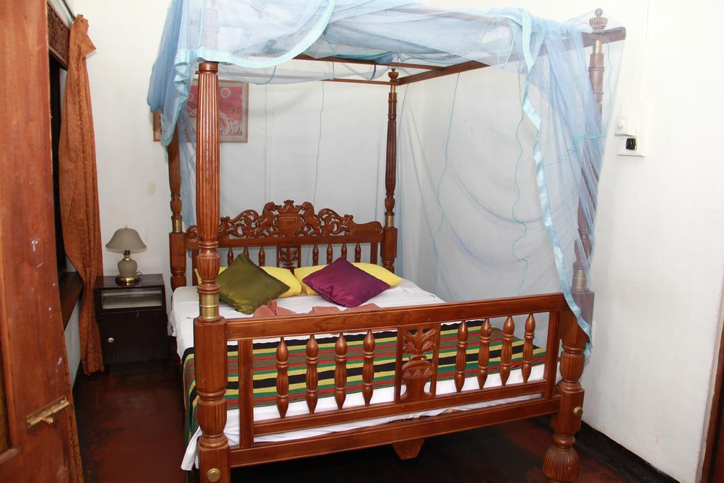 Homestay Traditional Kandyan House