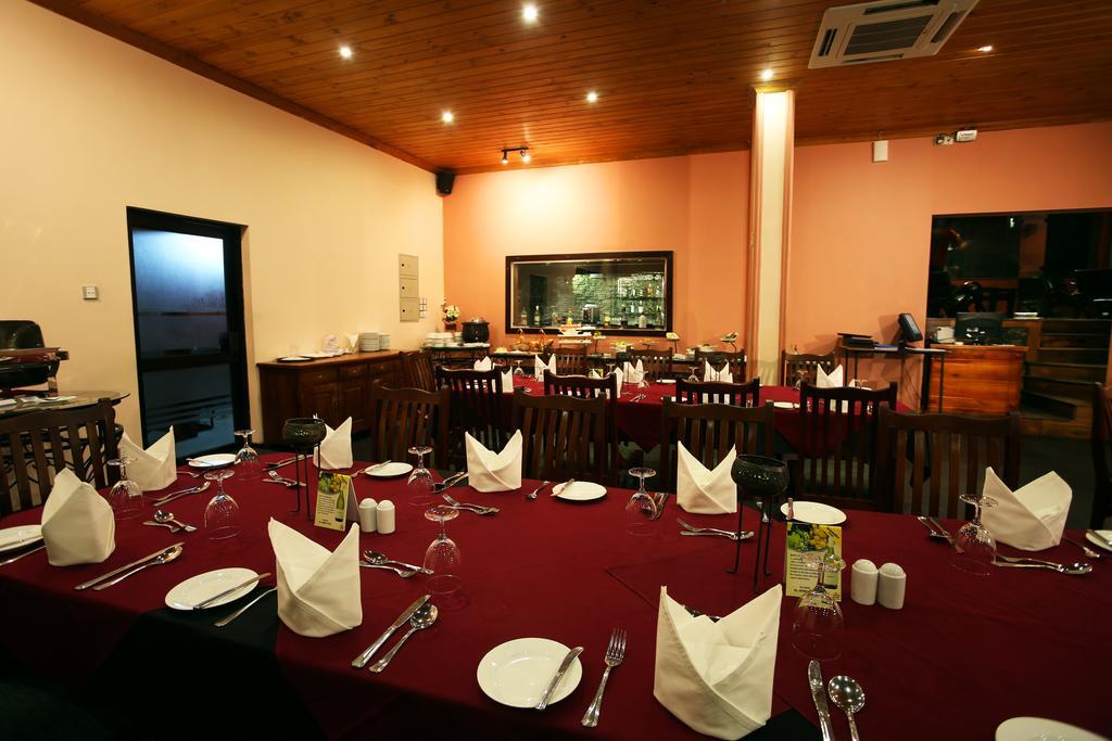 Hotel Randholee &