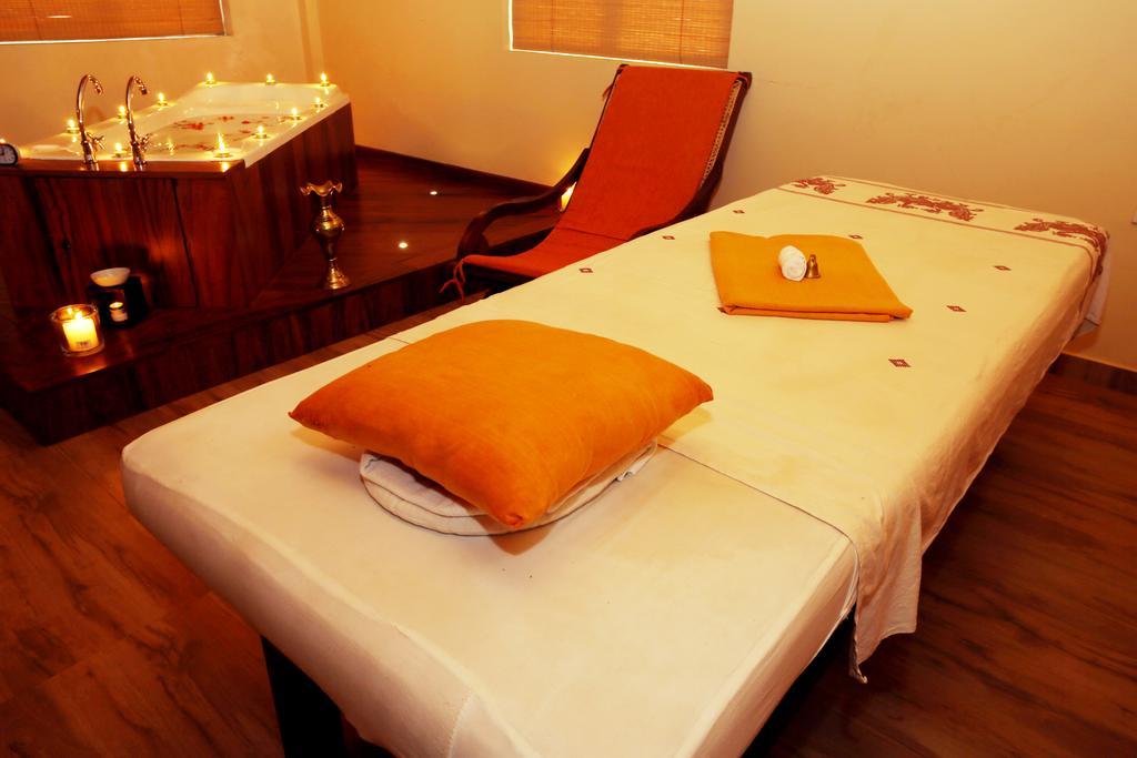 Hotel Randholee & 3*