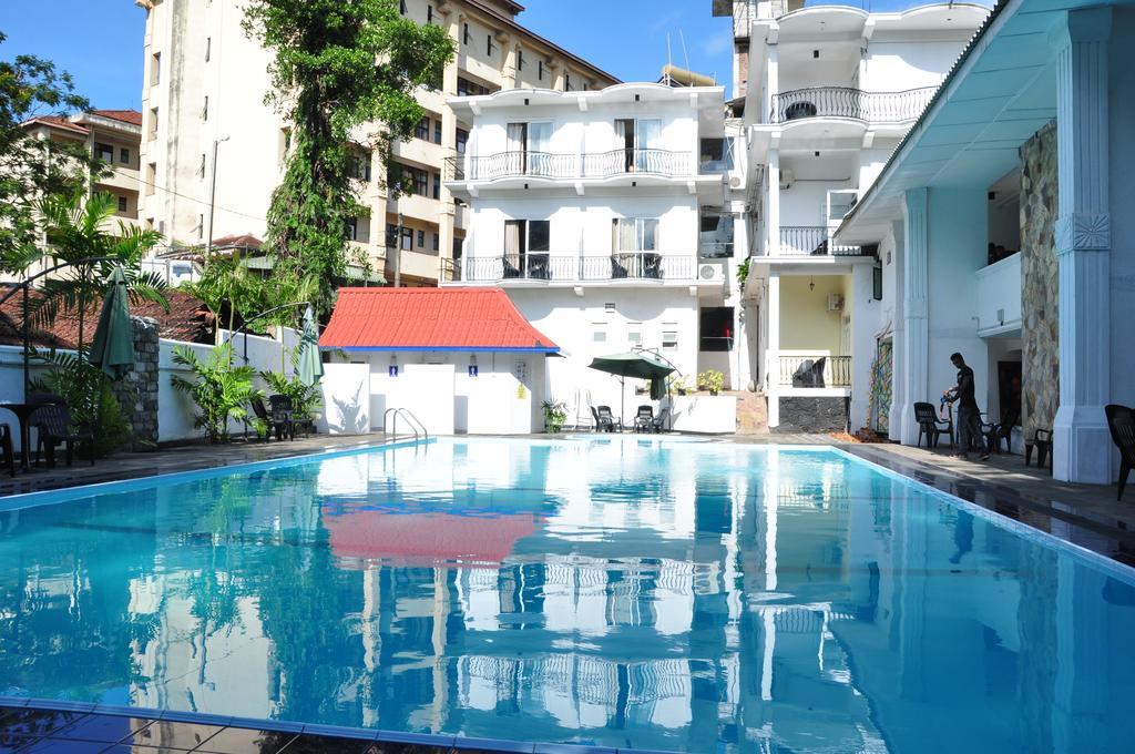Peradeniya 3*