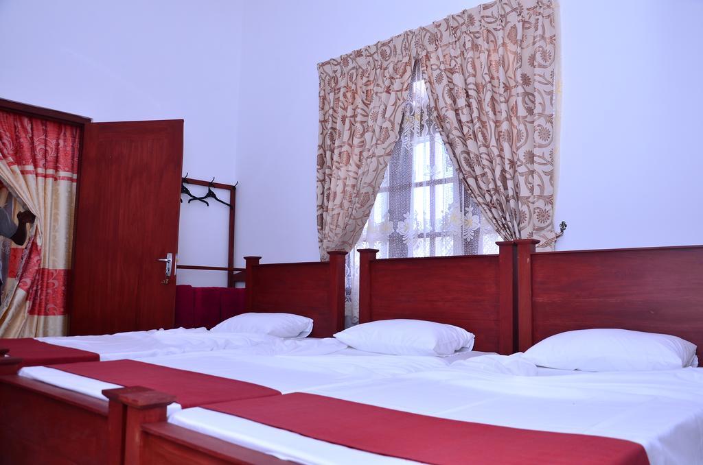 Kandyan White Homes