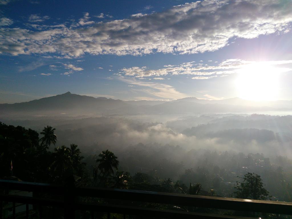Homestay Beauty Hills *
