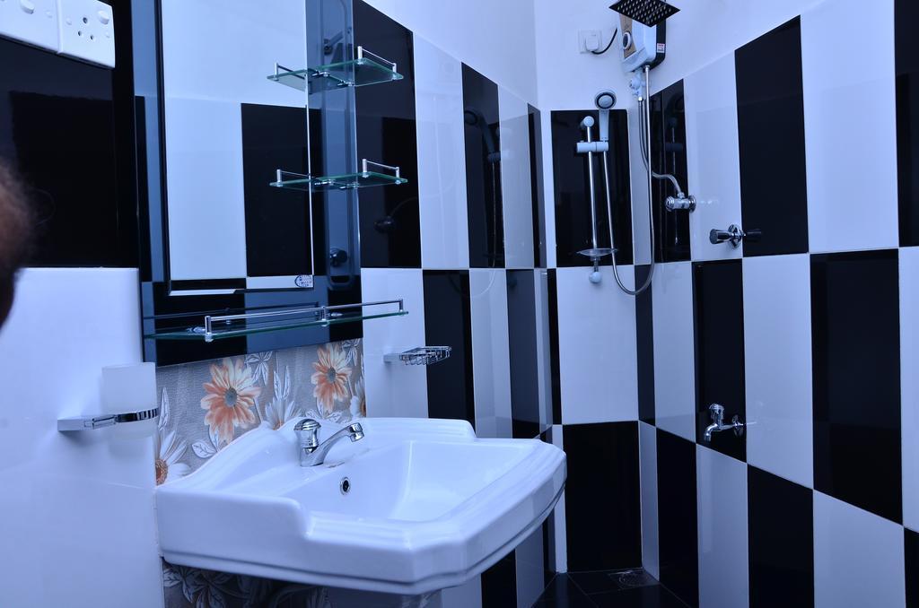 Guest house Kandyan White Homes *
