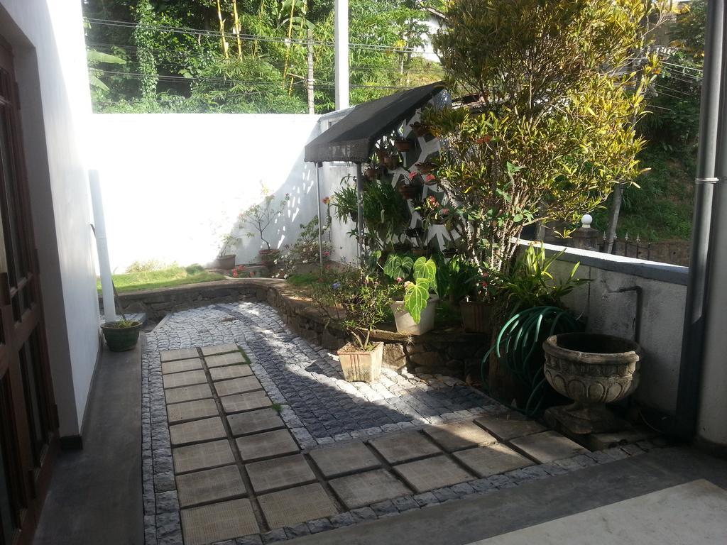 Aaranya Homestay *