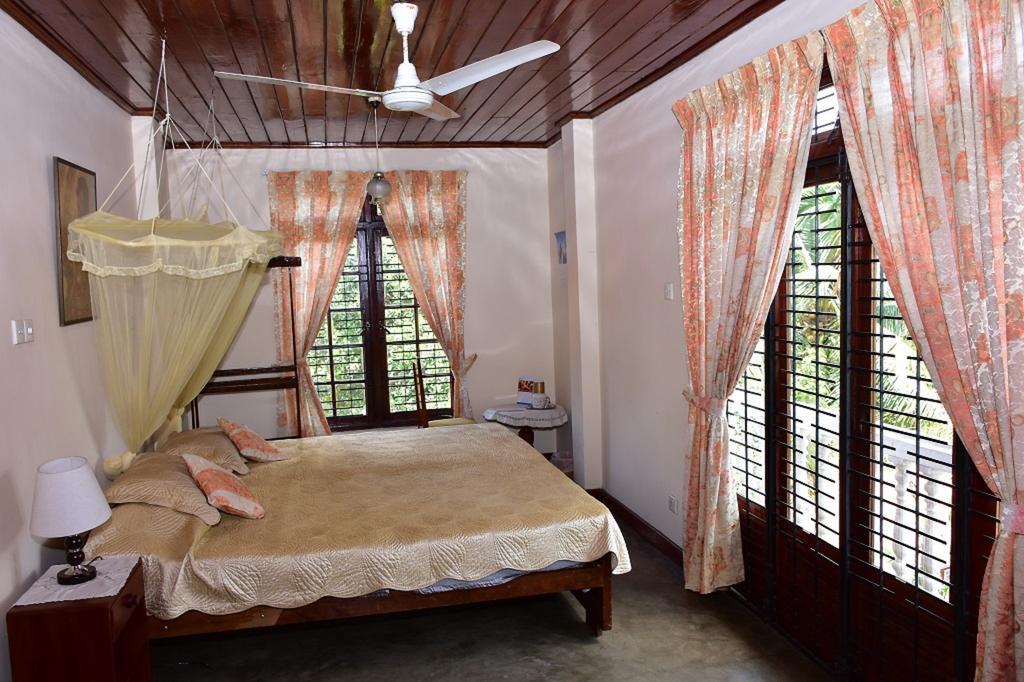 Guest house Lake Bungalow *