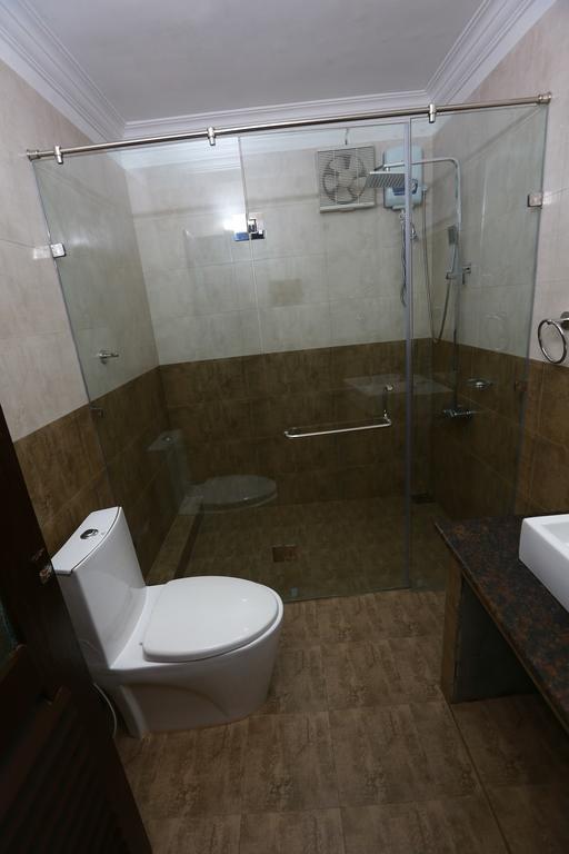 Peradeniya 3*