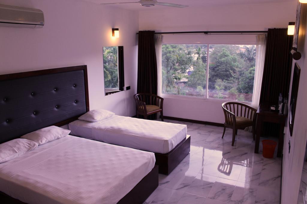 Hotel Kandyan 4*