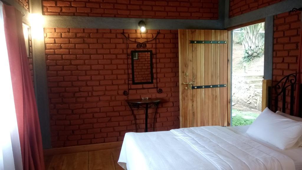 Tea Leaf Retreat