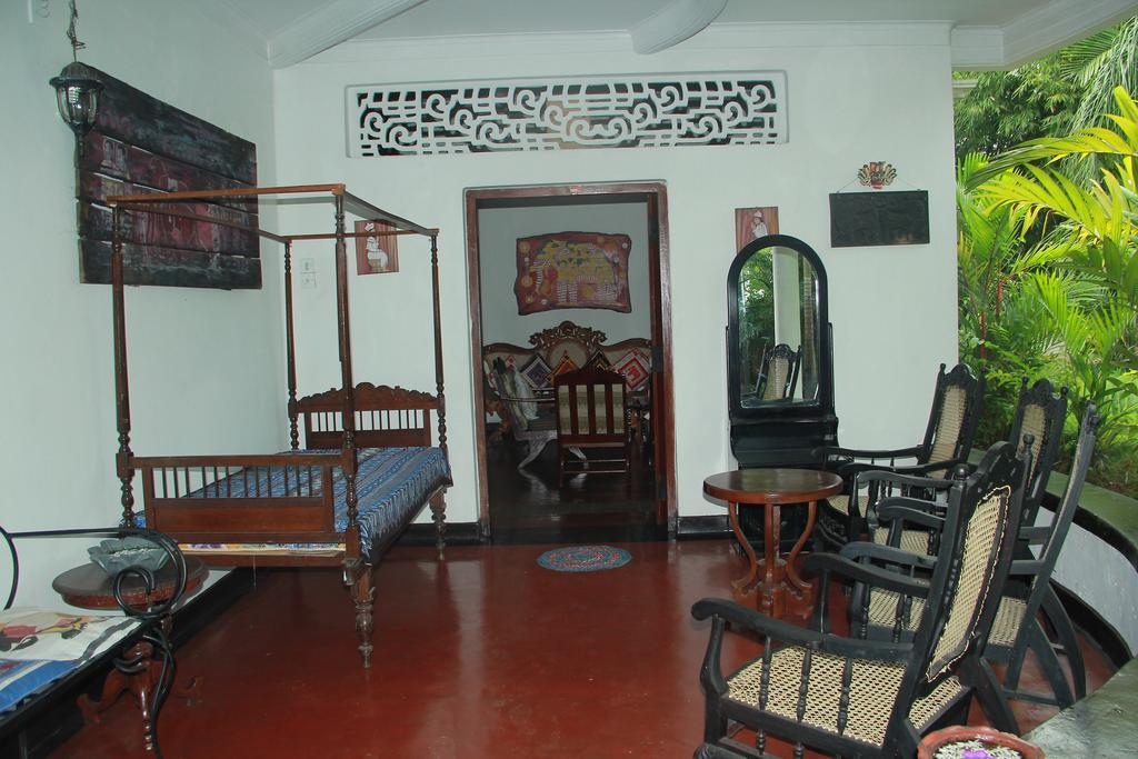 Traditional Kandyan House * Kandy