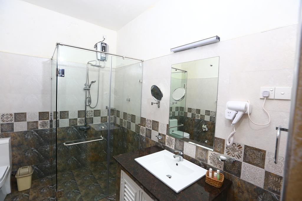 Peradeniya Hotel