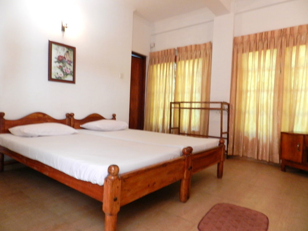 Paradise Hotel 2*