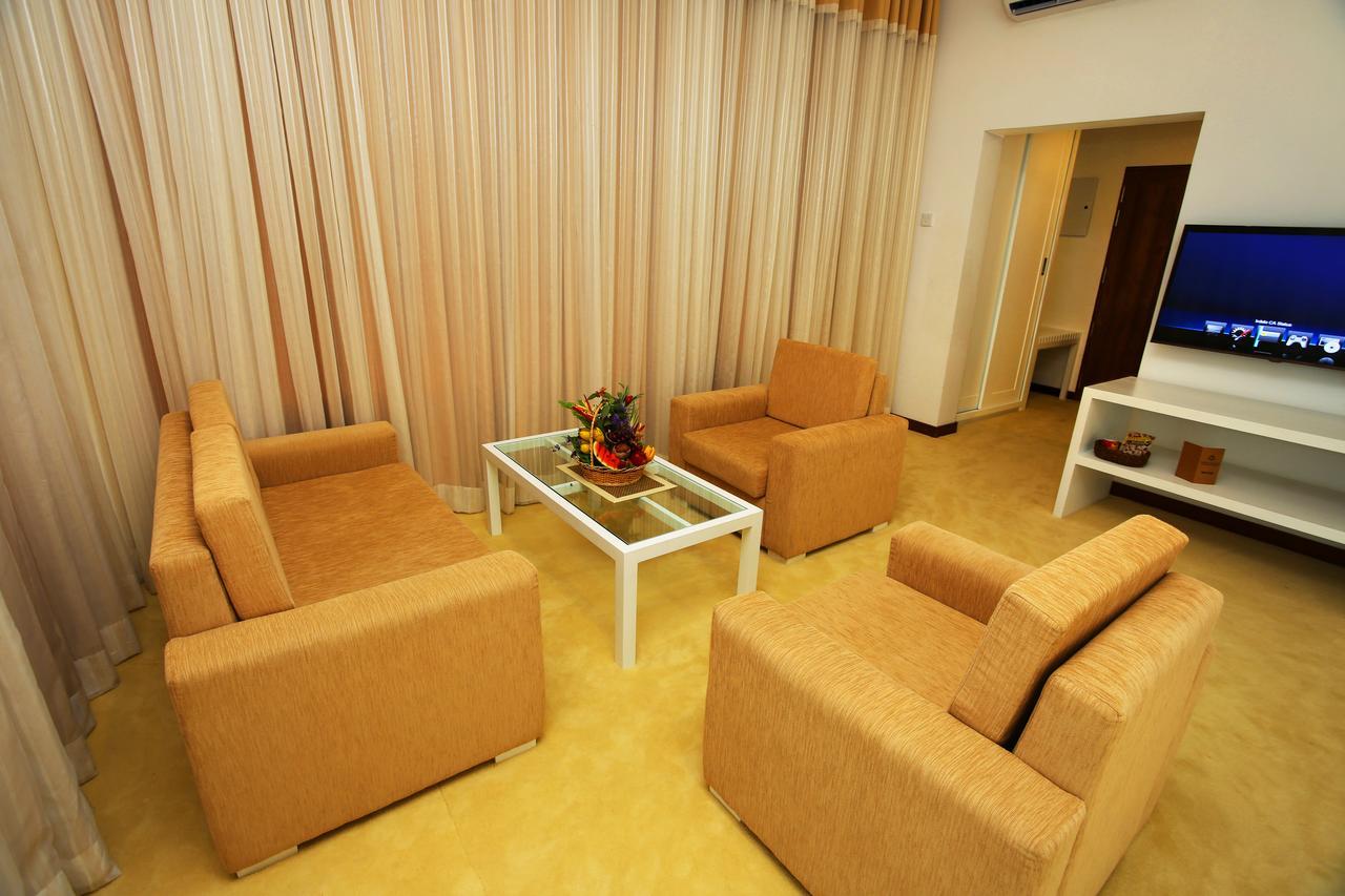 Randholee & Hotel 3*