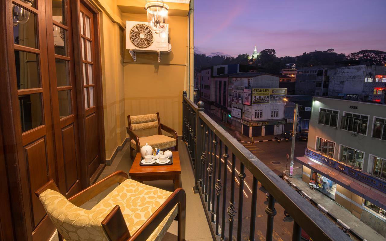 Ceyloni Hotel