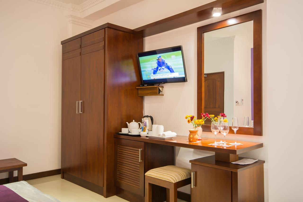 Hotel Ceyloni