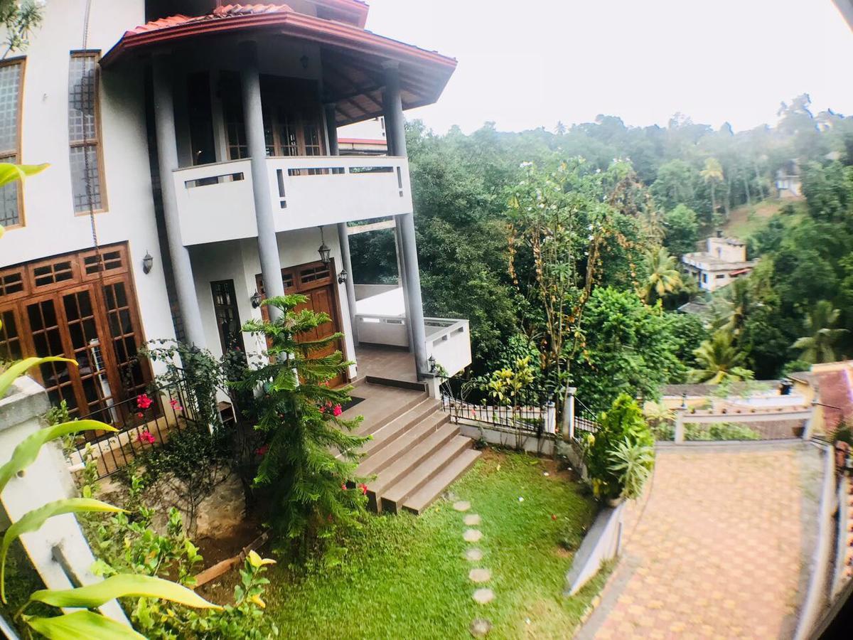 Familia Hotel