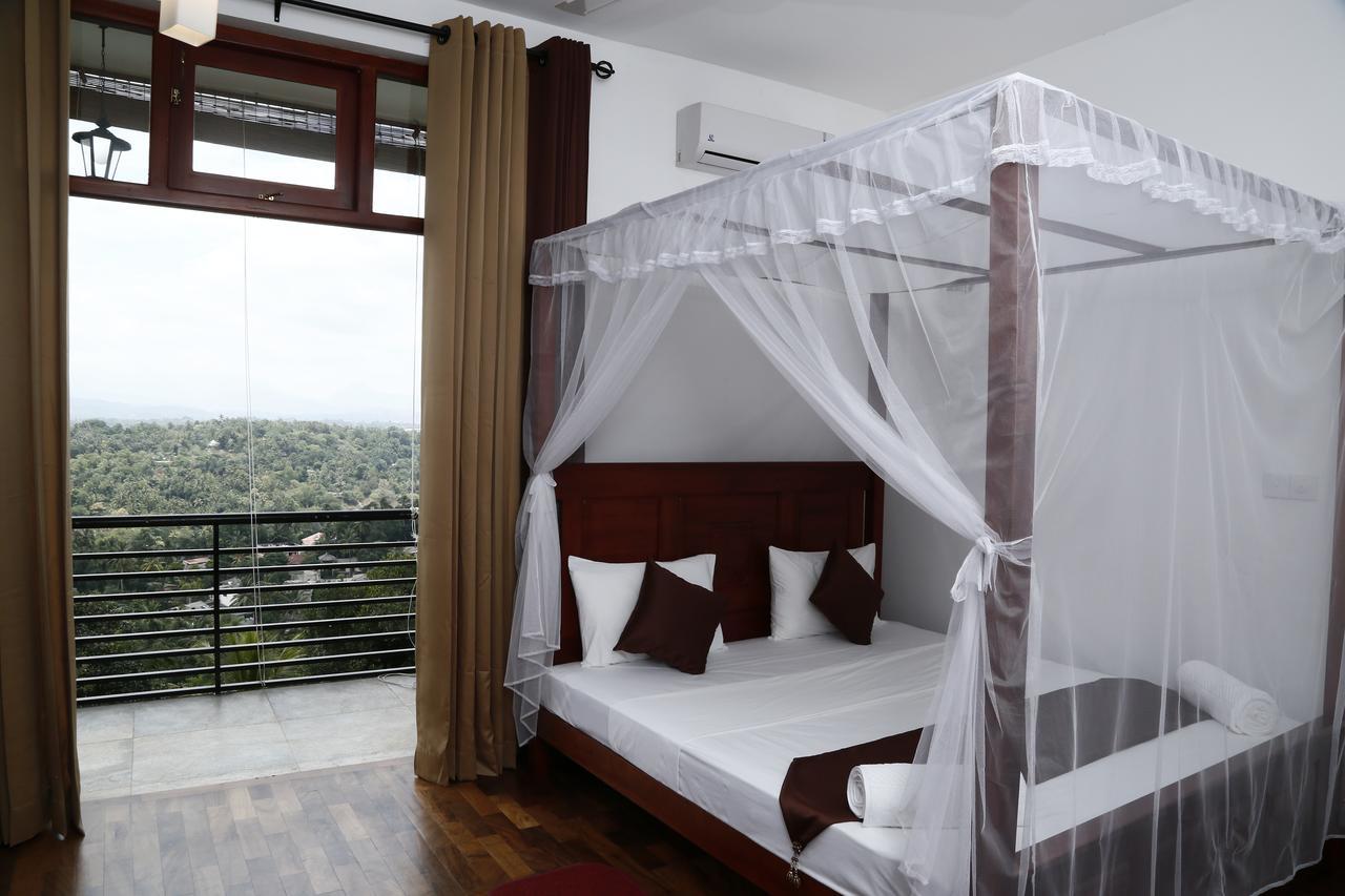 Cirute' Talwatte, Kandy