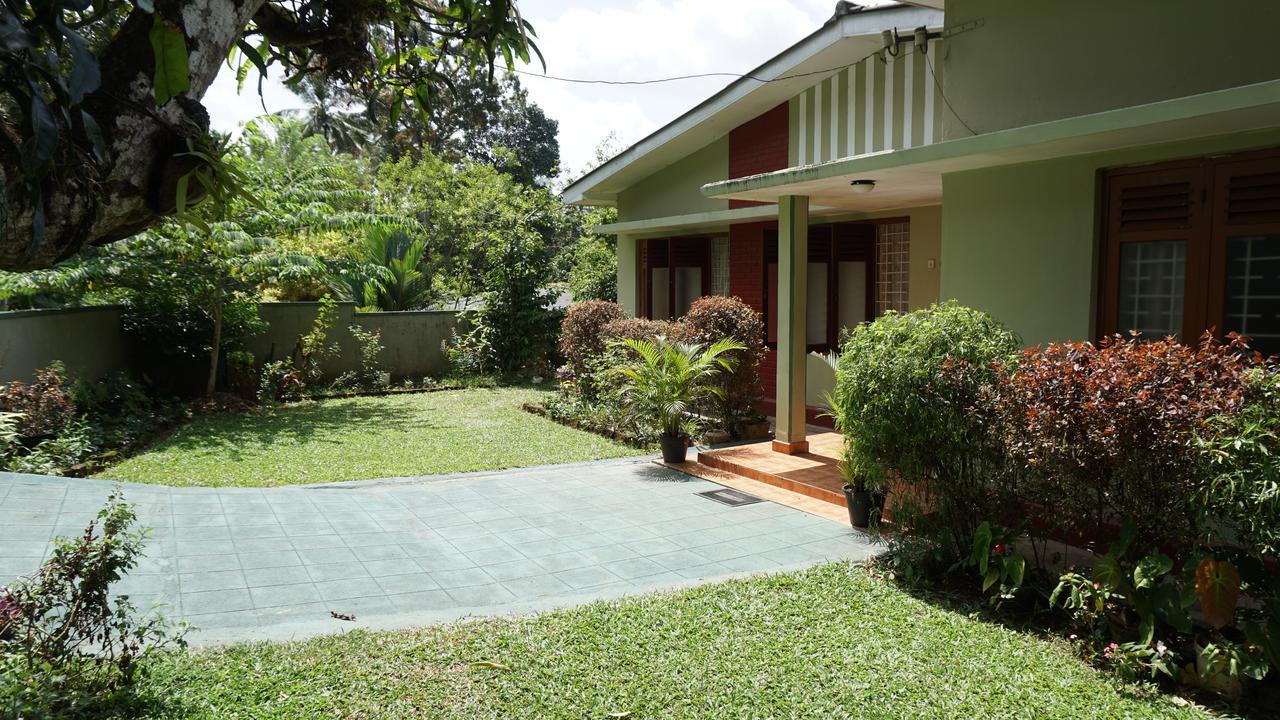 Jayawimana Homestay *