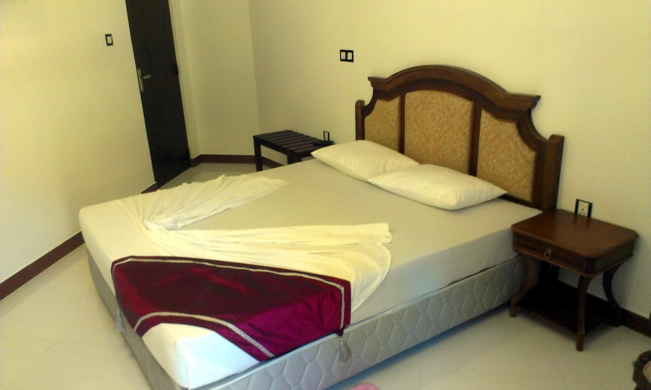 Eagle's 3* Kandy