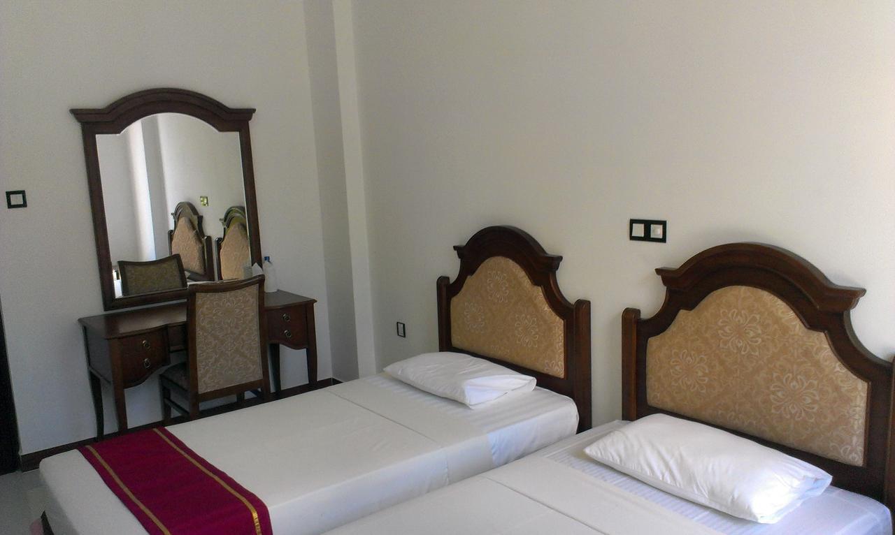 Eagle's 3* Kandy