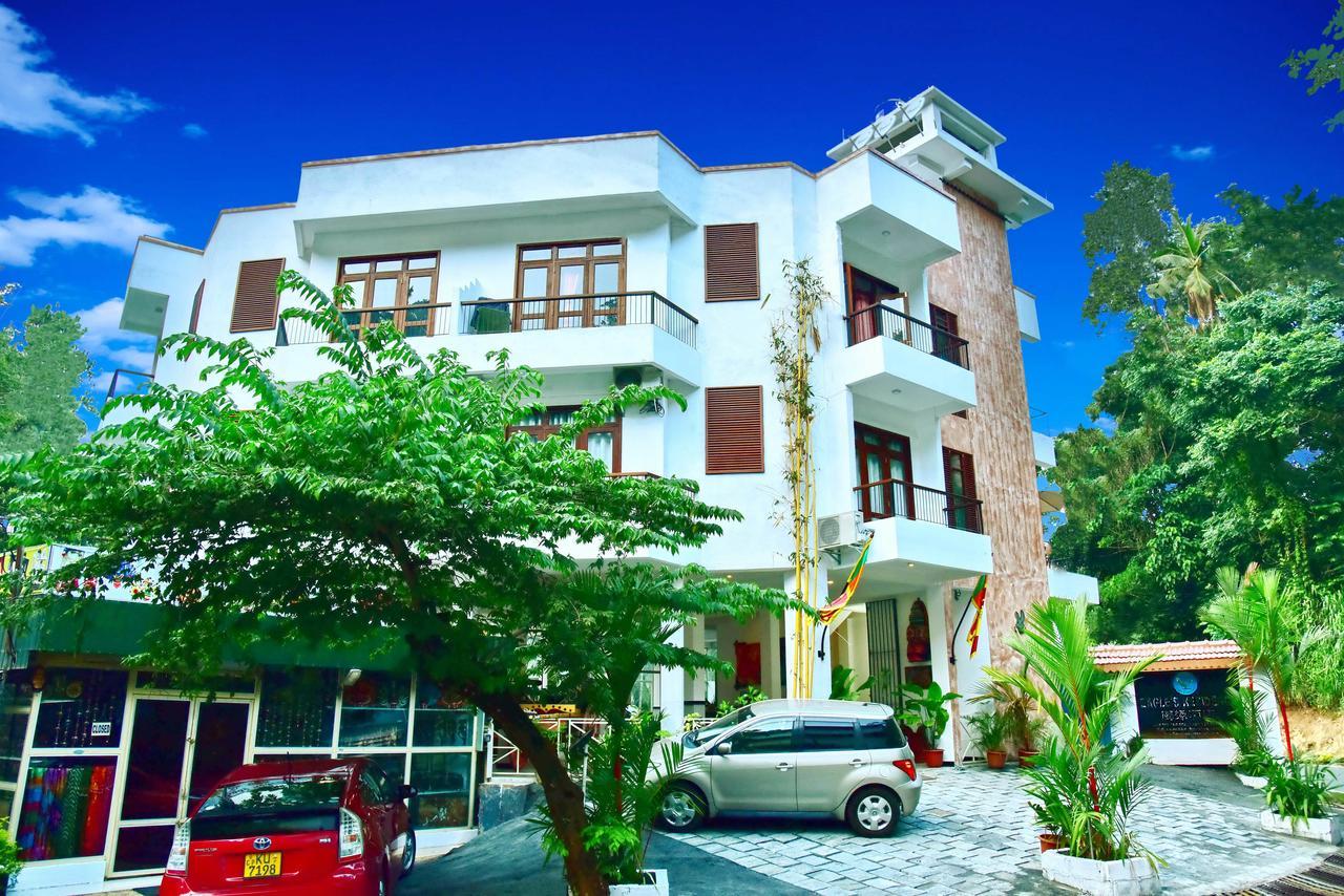 Eagle's 3* Kandy
