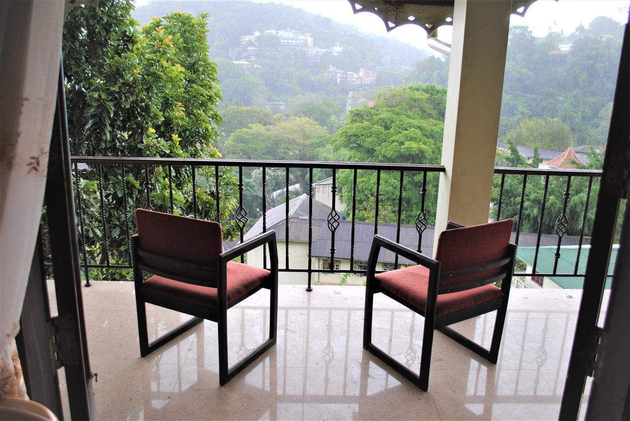 Breeze 3* Kandy