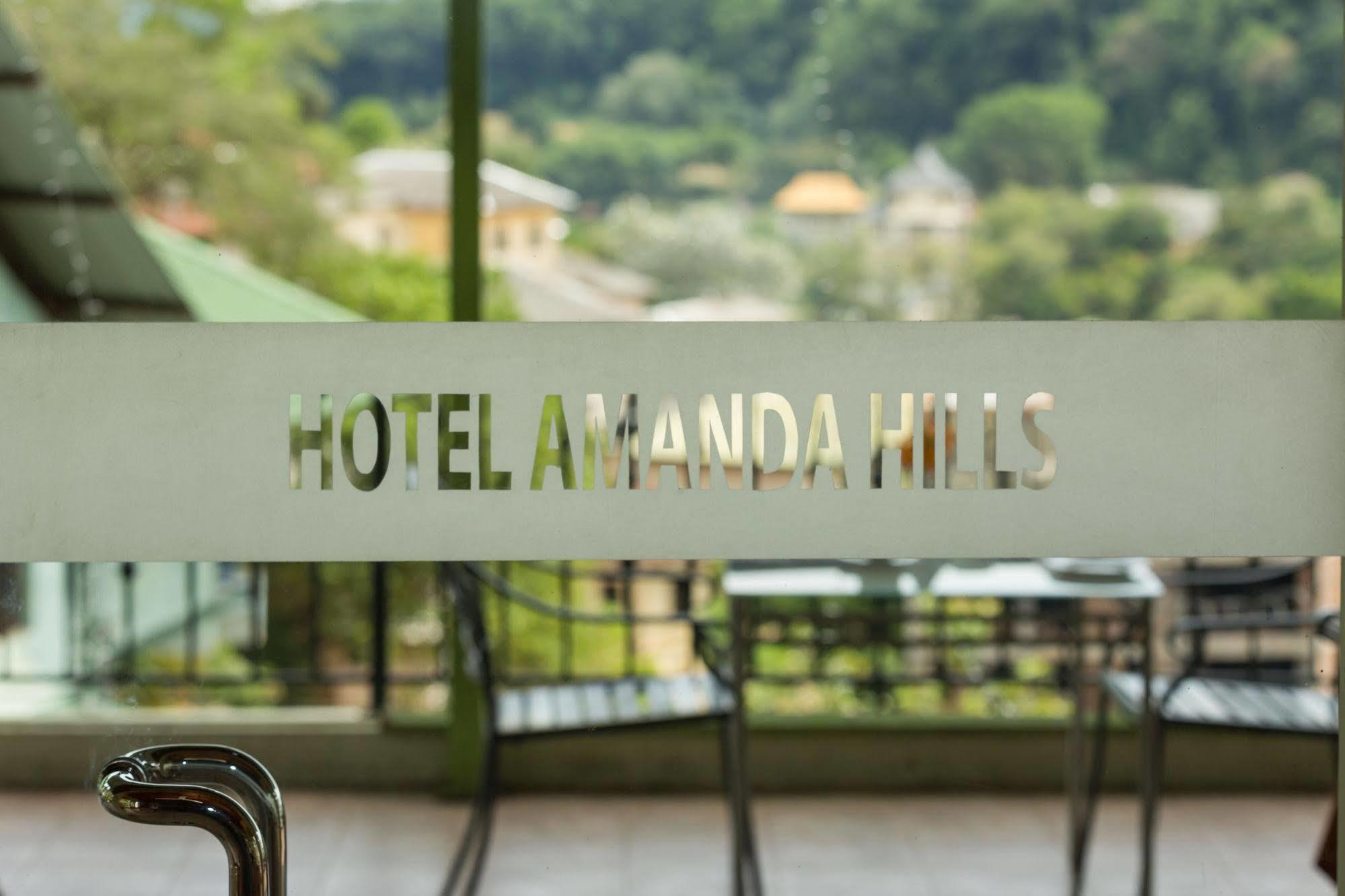 Amanda Hills