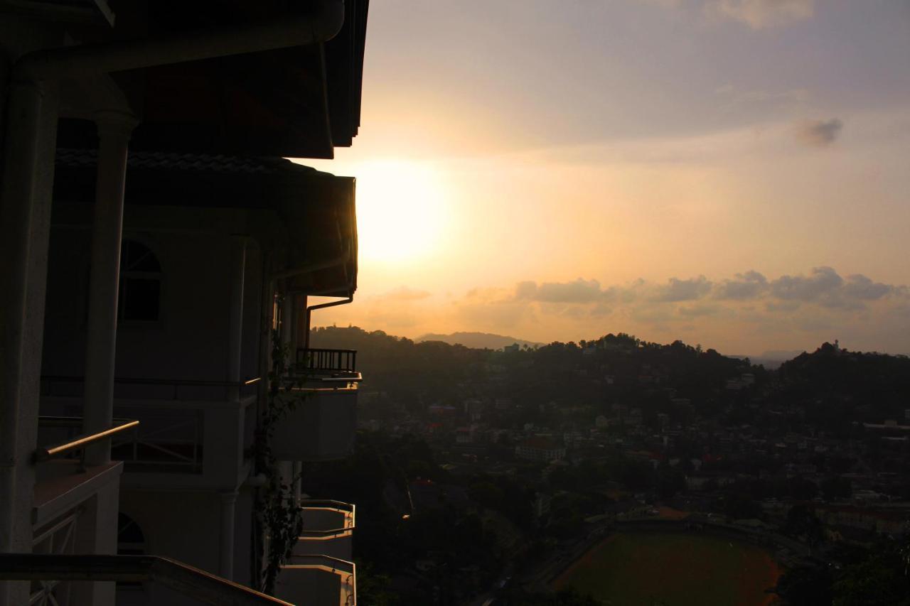 The Peak Pavilion 4*
