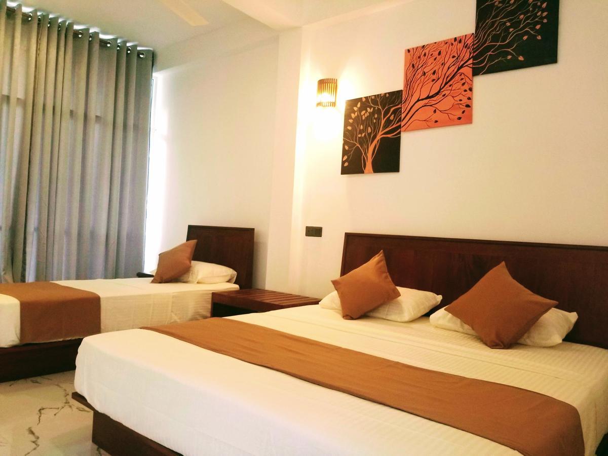 Inn Queens Mount 3*