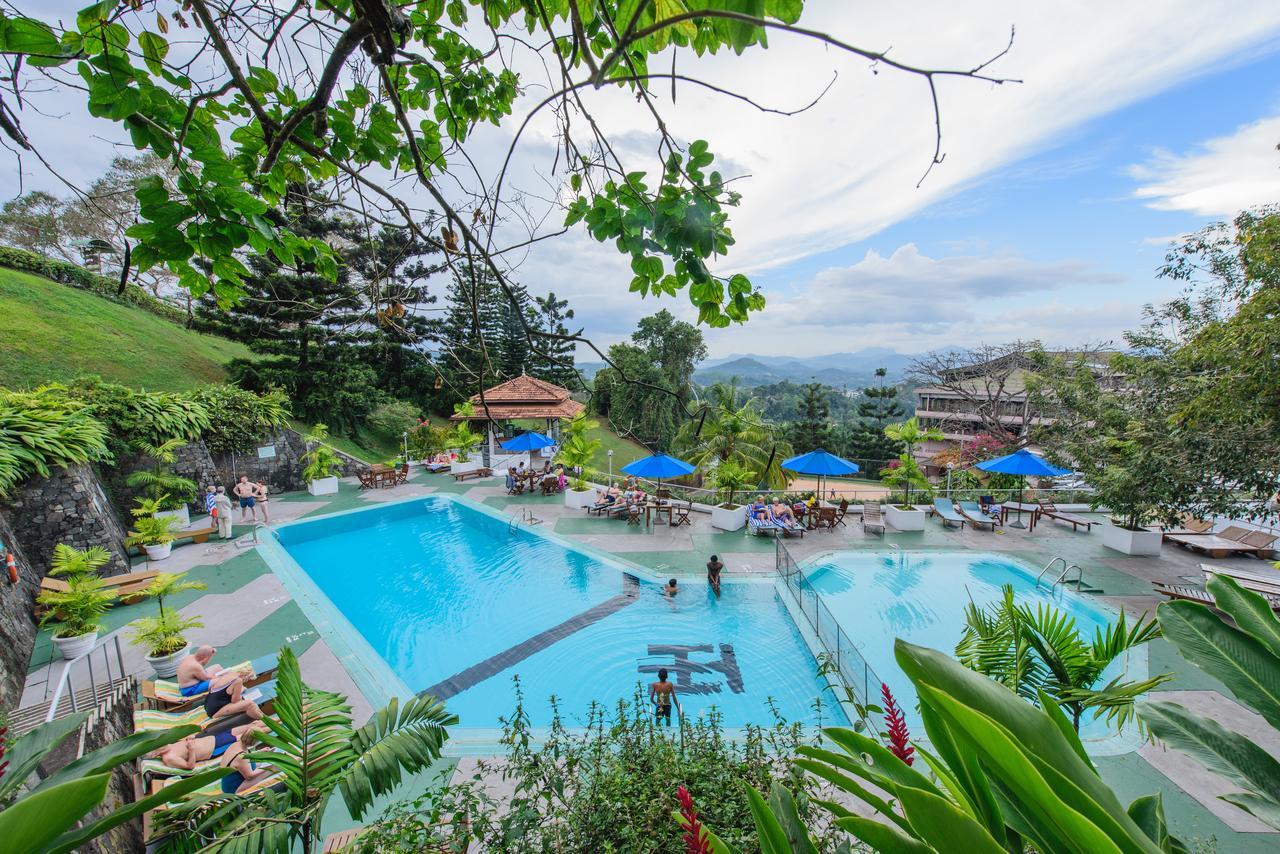 Topaz Hotel 4*